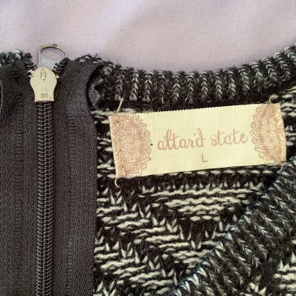 Altar’d State Black and White Short Sleeve Sweater Dress Size Large - Picture 2 of 5